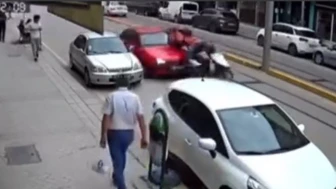 Kuryeye Çarpıp Kaçtı