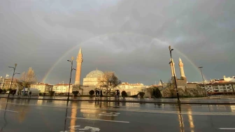 Sivas’ta Gökkuşağı Gökyüzünü Renklendirdi