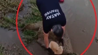 Su Kanalında Kediyi Buldu, Yardıma Koştu
