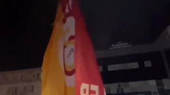 Şampiyonluk Kutlamasında Bayrak Krizi