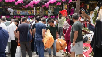 İstanbul'da Mağaza Açılışında İzdiham! Vatandaşlar Fenalaştı