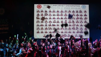 SCÜ İlahiyat Fakültesi’nde Mezuniyet Sevinci