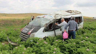 Minibüs Kazasında 1 Ölü, 4 Yaralı