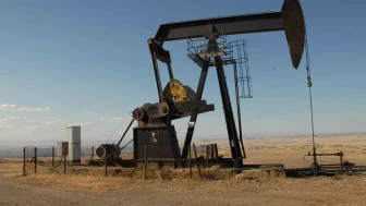 İsrail-İran Gerilimi Petrol Fiyatlarını Yükseltti
