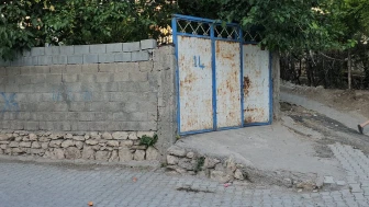 Aile İçi Şiddet: Baba İki Çocuğunu Yaralayıp Kendine Zarar Verdi