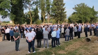10 Bin Kişi Mezarlıkta Bayramlaştı