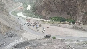 Askeri Midibüs Devrildi 6 Asker Yaralandı
