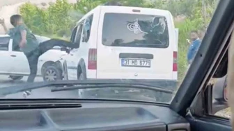 Trafik Kazası Gerilime Dönüştü