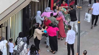 Kadınlar Arasında Sokak Ortasında Kavga: O Anlar Kamerada