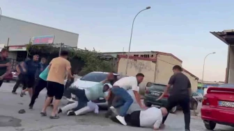 Kaza Tartışması  Tekmeli Yumruklu Kavgaya Dönüştü