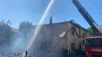 Kıvılcım 5 Evi Yaktı