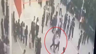 Okulda Şiddet Kamerada: Öğretmene 5 Bin Lira Ceza