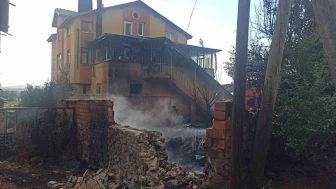 Konya'da Kontrolsüz Ateş Yangına Yol Açtı: 1 Ev Kullanılamaz Hale Geldi