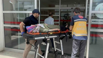 Şarampole Devrilen Araçta 8 Yaralı
