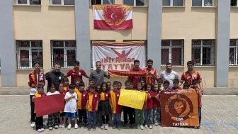 Ultraslan’dan Unutulmaz Ziyaret! 25 Öğrenciye Galatasaray Forması Hediye Edildi!
