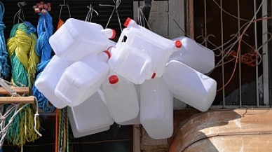 Vatandaş suyu stok  yapmaya başladı