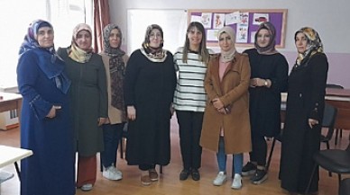 AİLELERE EĞİTİM VERİYORLAR