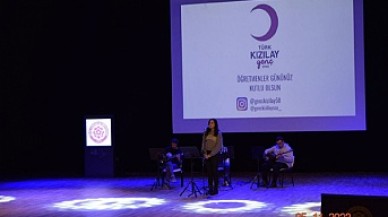 KIZILAY,  ÖĞRETMENLER GÜNÜNÜ KUTLADI