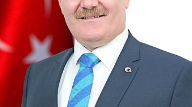 BAŞARISI ANKETLERDE