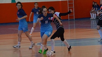 FUTSAL’DA FİNAL TURLARI