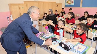 KÜTÜPHANESİZ  OKUL KALMADI