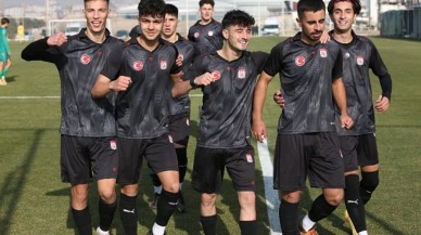 GENÇLERDE MORALLER YERINDE