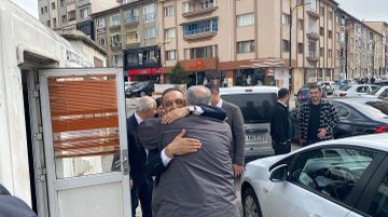 ÖZYÜREK,  GÖNÜLLERE TAHT KURDU