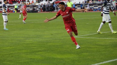 EMRE TARİHE GEÇTİ