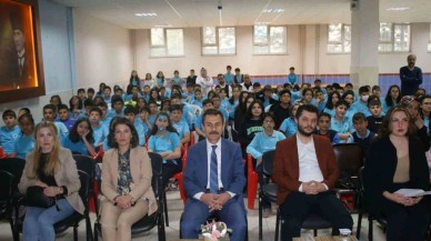 ÂŞIK VEYSEL,  TÜRKÜLERİYLE ANILDI