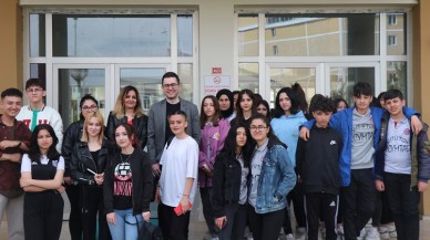 LİSE ÖĞRENCİLERİNE İLETİŞİM FAKÜLTESİNDE ATÖLYE ÇALIŞMASI YAPILDI