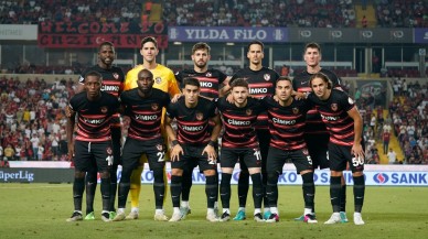 GRADEL ESKİ TAKIMINA KARŞI FORMA GİYDİ