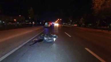 Motosiklet beton mikserine arkadan çarptı: 1 ölü,  1 yaralı