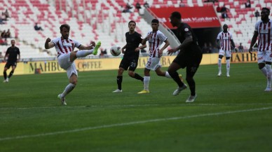 İKİ OYUNCU DEĞİŞTİRDİ