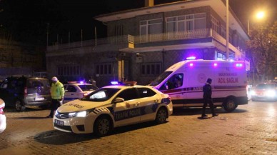 Görevi Başındaki Polisi Yaraladı