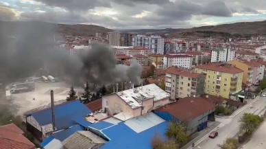 İki Katlı Ev Küle Döndü