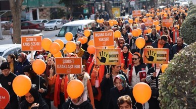 Kadınlar Şiddete Karşı Yürüdü