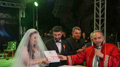 Nikah Rekoru: 2023 Yılında Bin 552 Çift Evliliğe Adım Attı