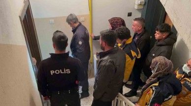 67 Yaşındaki Adam Evinde Ölü Bulundu