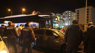 Kırmızı Işıkta Durmadı Otomobile Çarptı