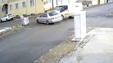 Kargo Minibüsü İle Otomobil Çarpıştı: 5 Yaralı