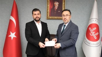 Maaşını Filistin' Bağışladı