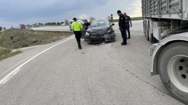 Konya Kulu'da Tır U Dönüşü Yaparken Otomobile Çarpması Sonucu 1 Yaralı!