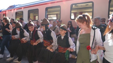 Turistik Diyarbakır Ekspresi Halayla Karşılandı!