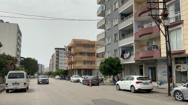 İntihar Eden Bir Kişi,  Yoldan Geçen Bir Başka Kişinin Üzerine Düştü!