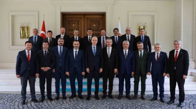 AK Parti Milletvekilleri TBMM Başkanı Kurtulmuş'u Ziyaret Etti