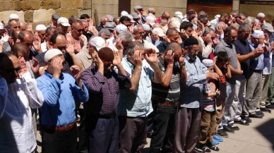 Hamas Lideri İçin Gıyabi Cenaze Namazı Kılındı