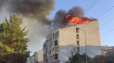 Eskişehir'de 5 Katlı Binada Yangın Paniği!