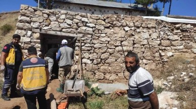Sivas'ta  Ahır Çatısının Çökmesi Sonucu 1 Kişi Yaralandı