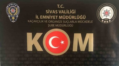 Sivas'ta Kaçakçılık Operasyonlarında Yüklü Miktarda Kaçak Malzeme Ele Geçirildi