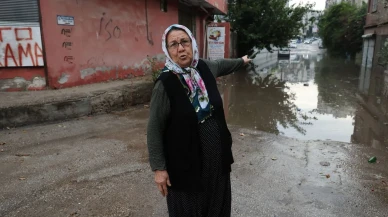 Adana’da Şiddetli Yağışta Sokaklar Göle Döndü,  Vatandaşlar Kayıkla Gezdi